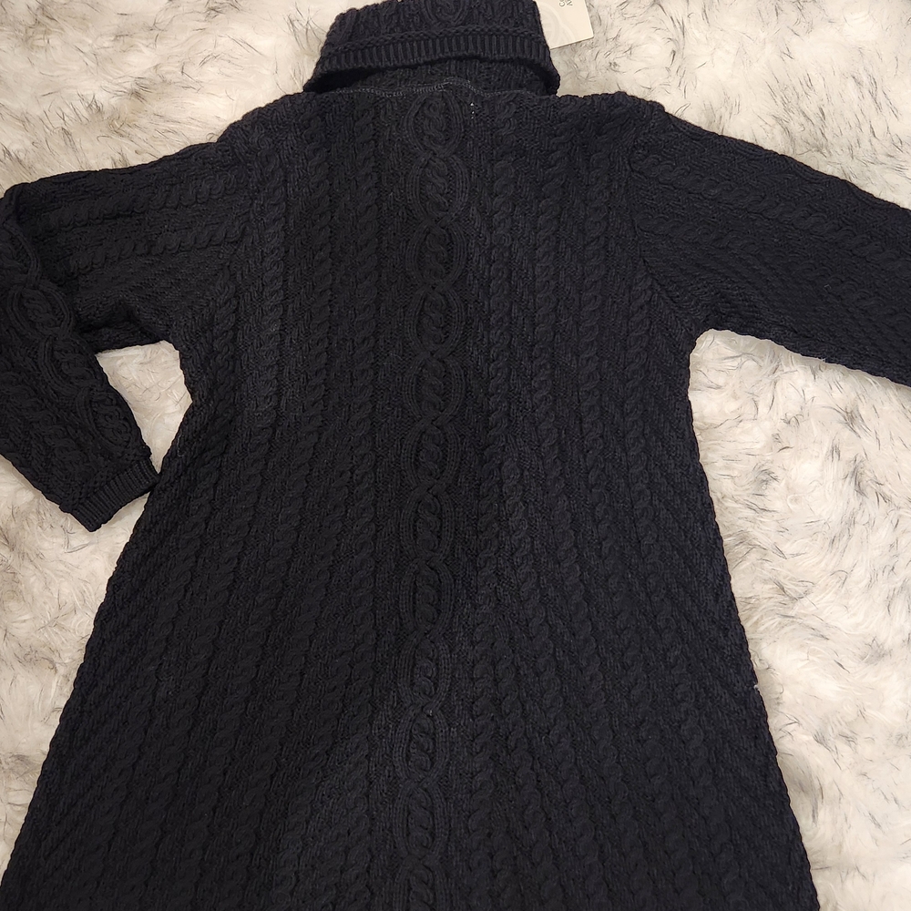 Elegant Aran Wool Coat - Picture 10 of 12